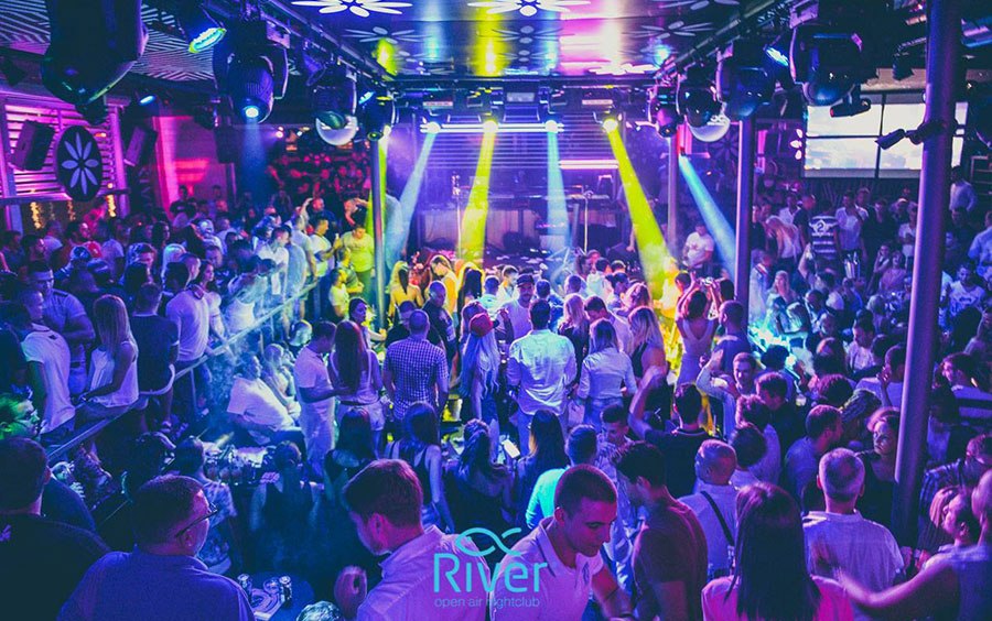 Doček Nove godine na splavu River uz sjajnu muziku