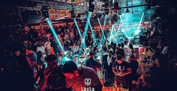 Zabavite se na splavu Lasta