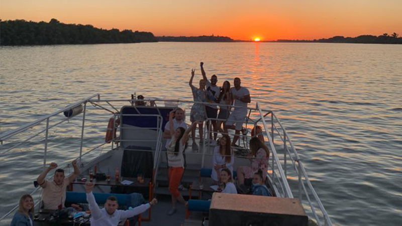Sunset Cocktail Cruise - romantični zalazak sunca uz čarobne koktele