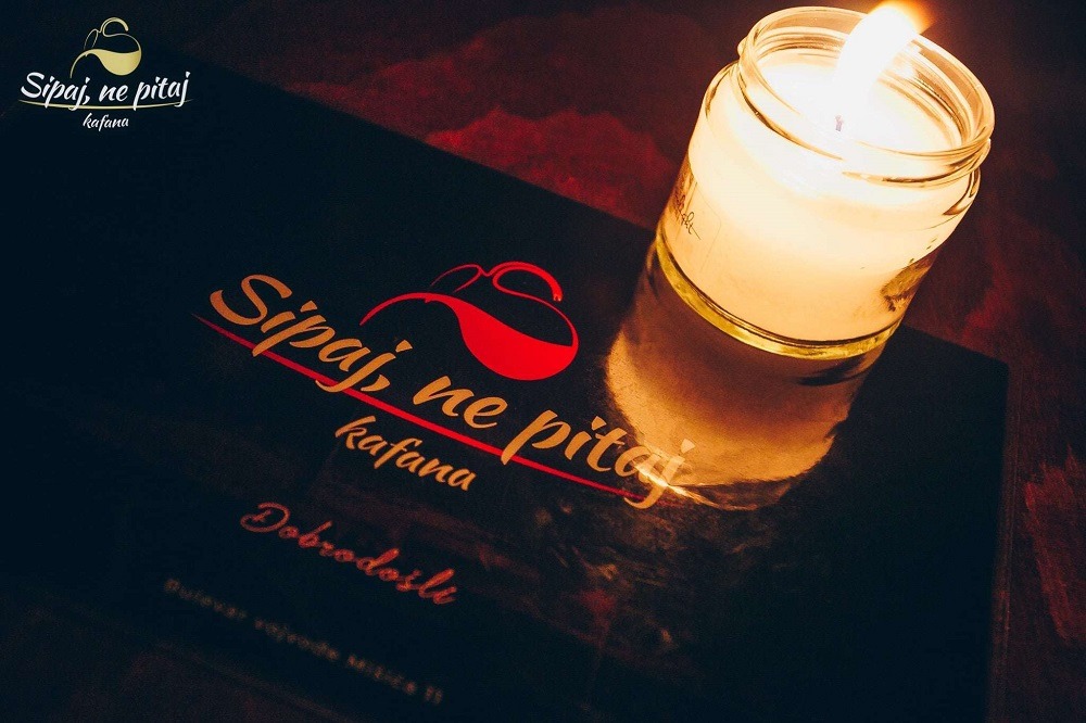 Kafanski doček u kafani Sipaj, ne pitaj