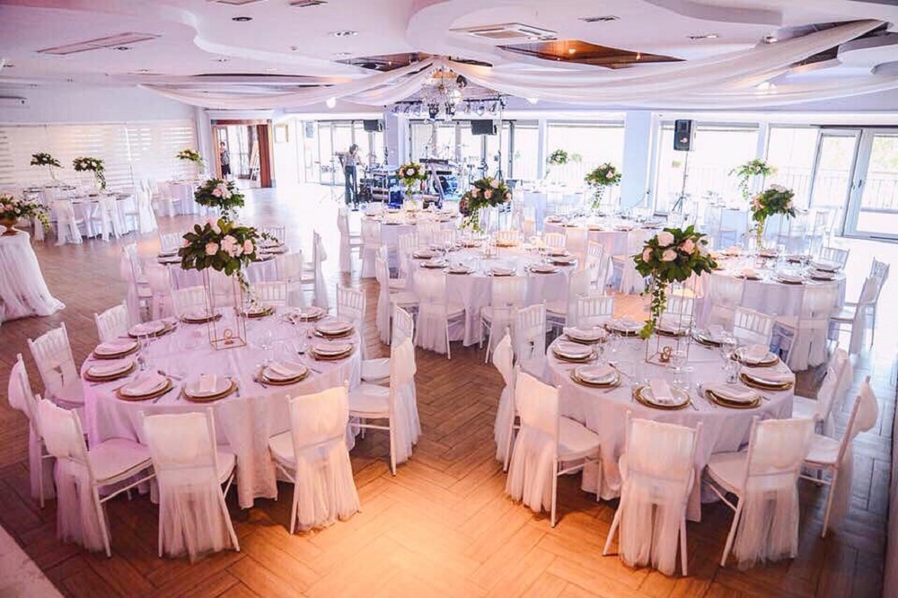 Doček Nove godine uz pogled na most na Adi - restoran Zlatnik Hall