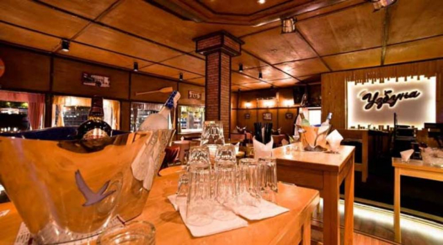 Uzbuna - odličan doček na splav-kafani na Ušću