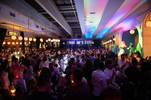 Hedonističko leto 2021 na splavu Konzulat Waterfront