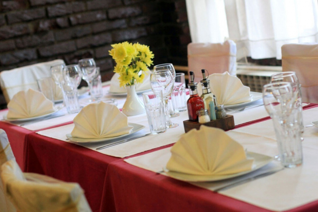 Doček Nove godine uz srpske specijalitete - restoran Novi sport