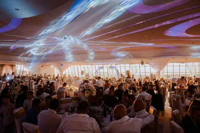 Glamurozni doček Nove godine u restoranu Stadion Hall