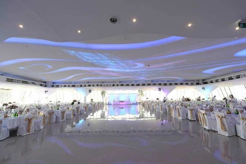 Glamurozni doček Nove godine u restoranu Stadion Hall