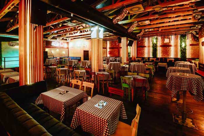 Gradska kafana - kafana za koju se uvek traži mesto više