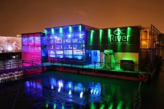 splav river docek nove godine