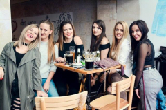 pivnica oblak u pantalonama docek nove godine