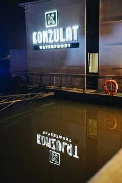 konzulat waterfront docek nove godine