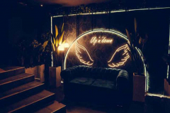 klub up n down docek nove godine