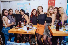 pivnica oblak u pantalonama docek nove godine